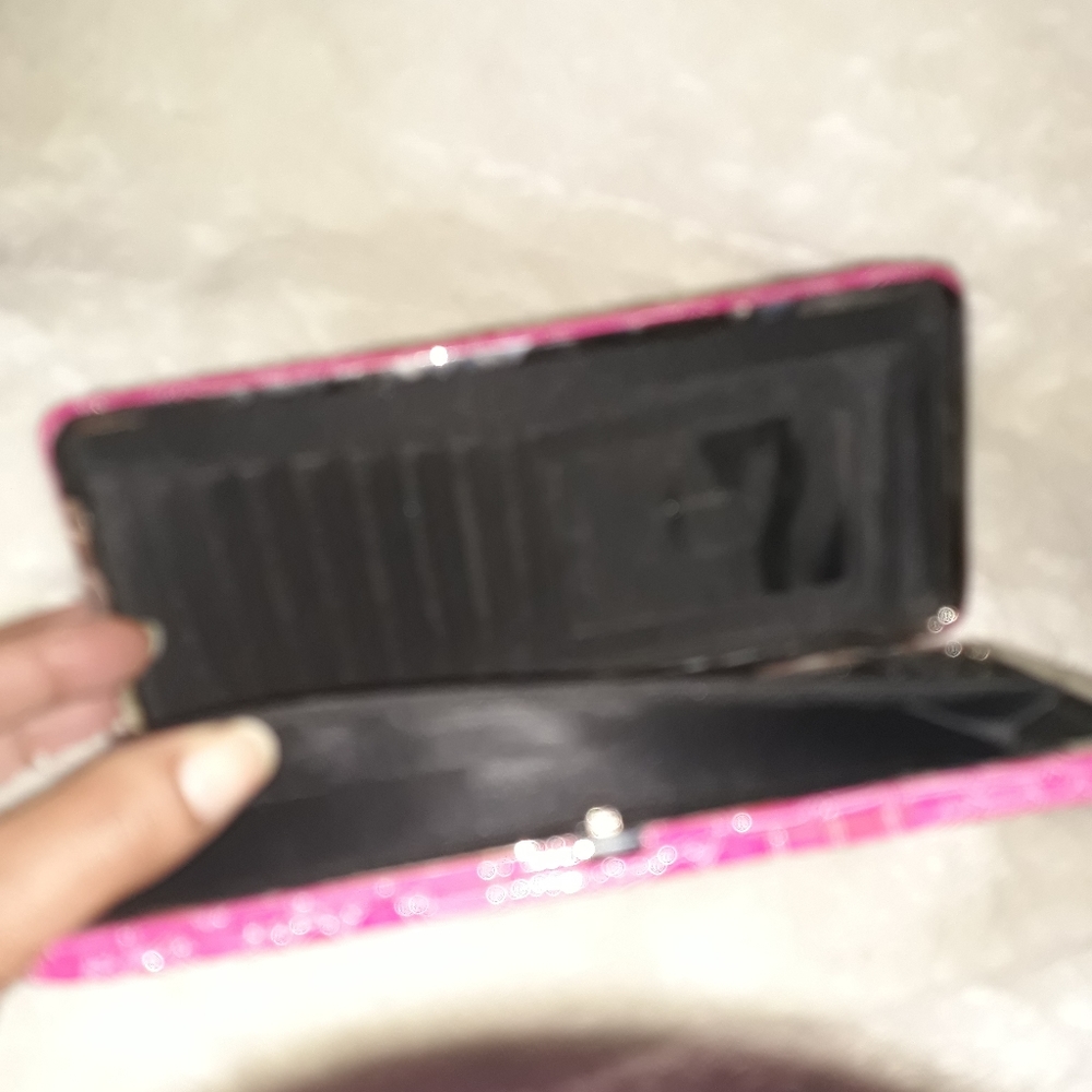 Pink wallet - Picture 2 of 3